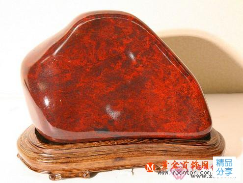 
	雞血紅碧玉
