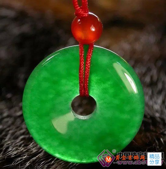 
	這8種石頭與翡翠很像，誰買誰吃虧
