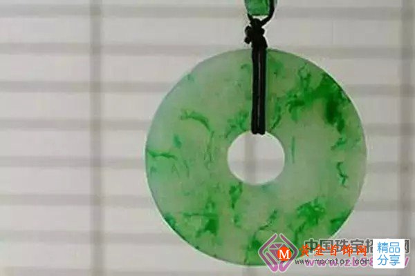 
	金絲翡翠有四種，綠色成絲真美！
