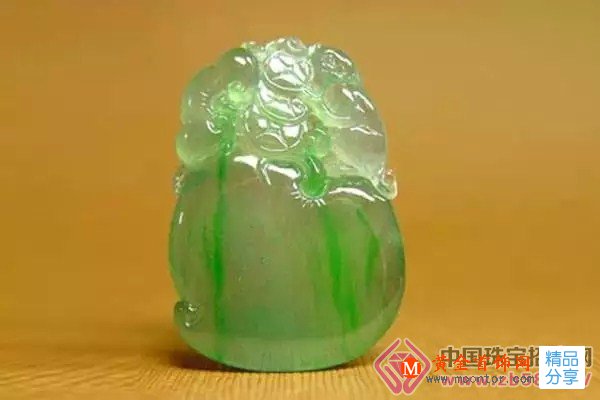 
	金絲翡翠有四種，綠色成絲真美！
