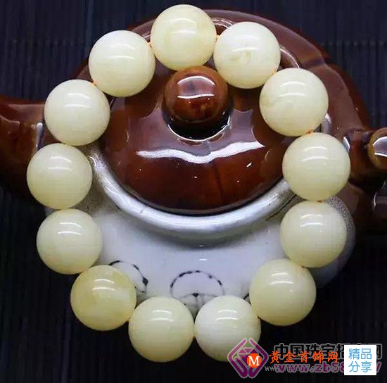 
	專家揭秘：蜜蠟不同顏色的真正成因
