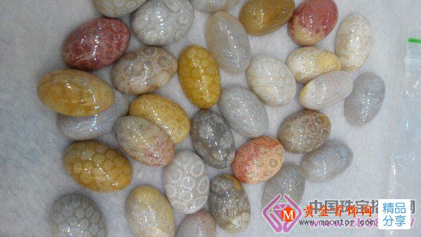 
	珊瑚玉吊墜是怎么形成的呢？
