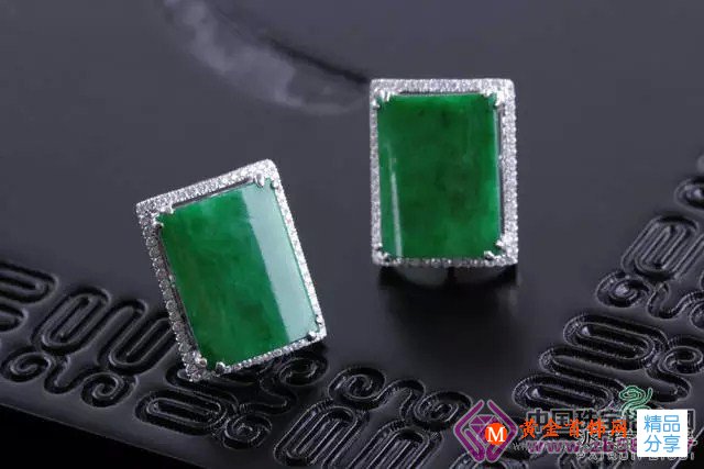 
	翡翠VS玉髓：只需幾招，輕松鑒別
