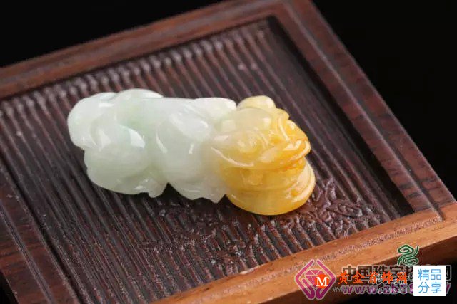 
	翡翠VS玉髓：只需幾招，輕松鑒別
