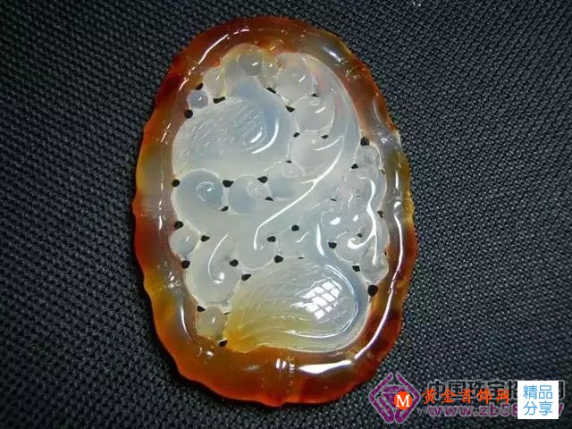 
	翡翠VS玉髓：只需幾招，輕松鑒別
