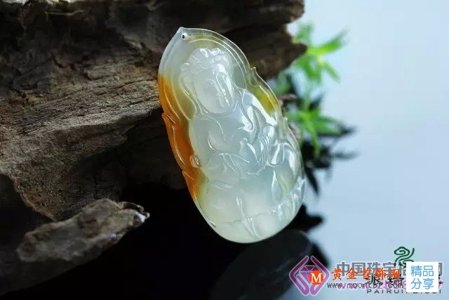 
	翡翠VS玉髓：只需幾招，輕松鑒別
