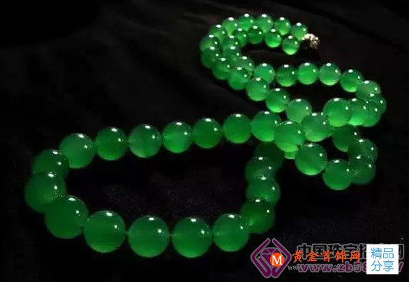 
	翡翠“木那”到底是什么？是混沌初開的美！
