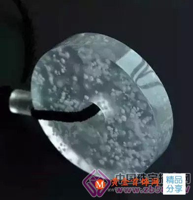 
	翡翠“木那”到底是什么？是混沌初開的美！

