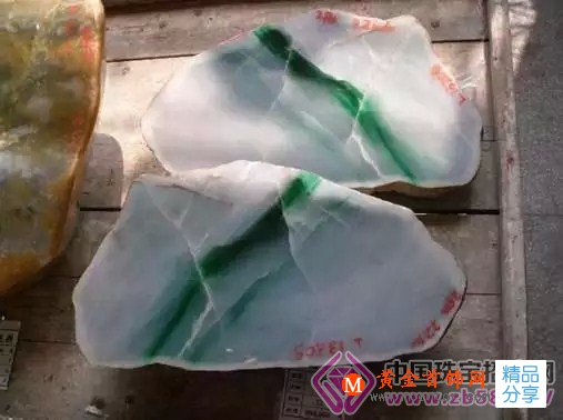 
	翡翠“木那”到底是什么？是混沌初開的美！
