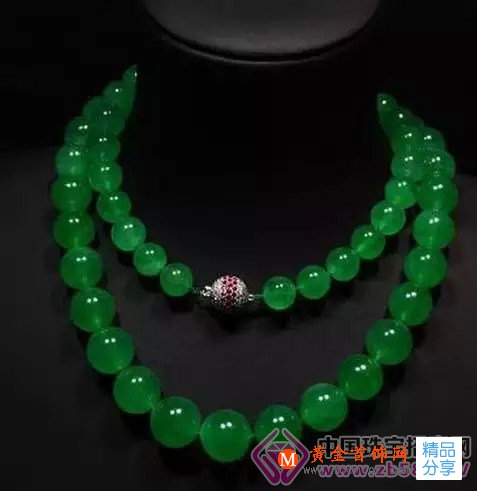 
	翡翠“木那”到底是什么？是混沌初開的美！
