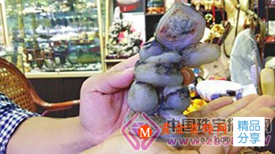 
	瑪瑙奇石“走起”祝祖國騰飛
