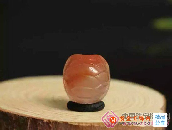
	南紅戴久了會變色嗎？
