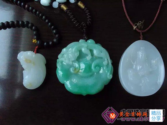 
	為您揭密翡翠的裂綹
