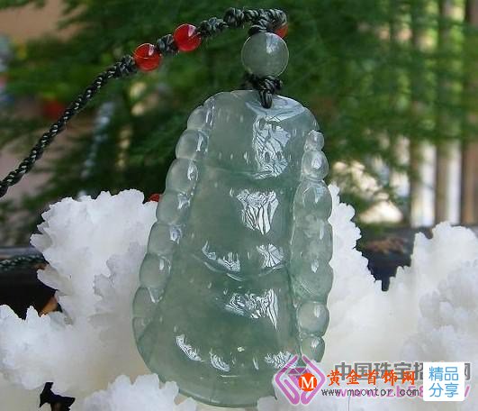 
	緬甸玉質地細膩 被稱為“翡翠玉”
