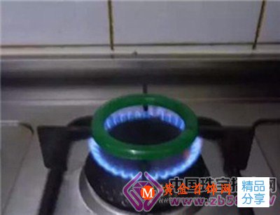 
	騙人的“老翡翠”鑒定方法 看清楚了
