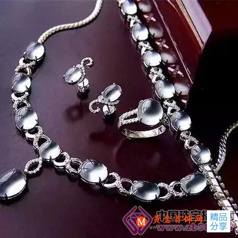 
	６種特殊翡翠，種水色都屬一流

