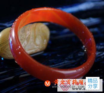 怎樣識別真假瑪瑙飾品?