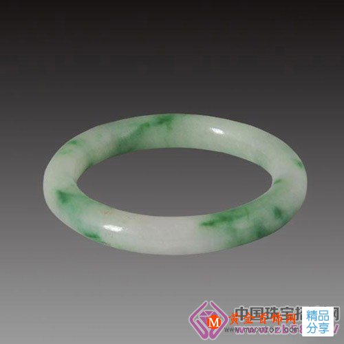 
	人養玉，玉養人？談談玉髓手鐲那些事

