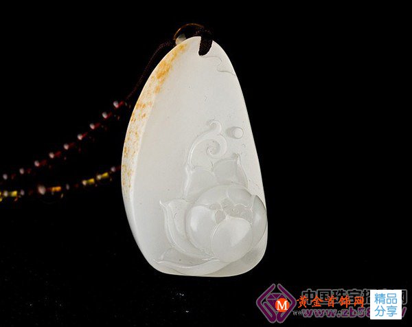 
	精品和田玉器鑒賞《荷花》
