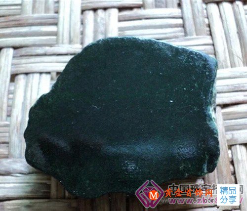 
	烏鴉一樣黑的翡翠究竟有多少種？
