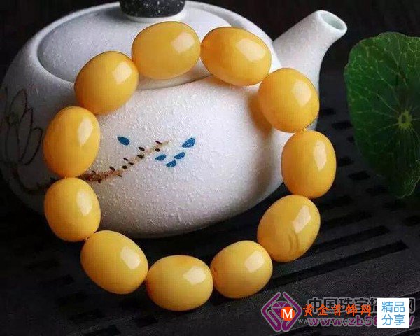 
	蜜蠟：一種通靈寶石
