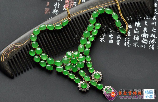 
	翡翠項鏈的佩戴和保養知識
