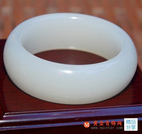 
	翡翠制品的“種”、“色”、“工”
