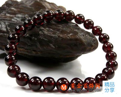 
	愛情之石——石榴石的真實面目
