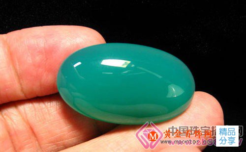 
	天然玉石和人造玉石怎么辨別？
