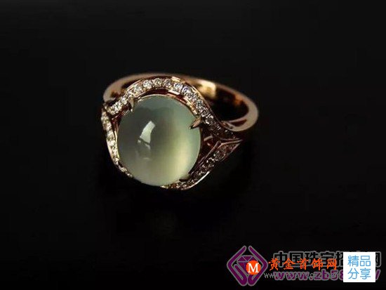 
	選戒面就像皇帝選妃子 你能相中哪款翡翠？(圖)
