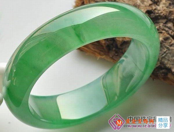 
	翡翠這么多顏色！你喜歡哪種？(圖)
