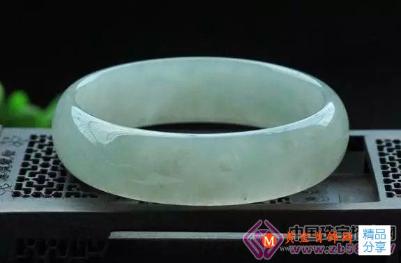 
	翡翠是否染色？辨別有妙招！
