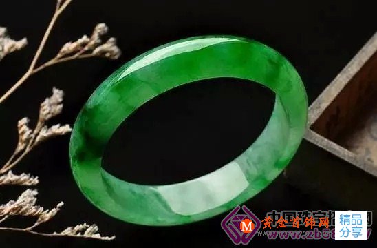 
	翡翠是否染色？辨別有妙招！
