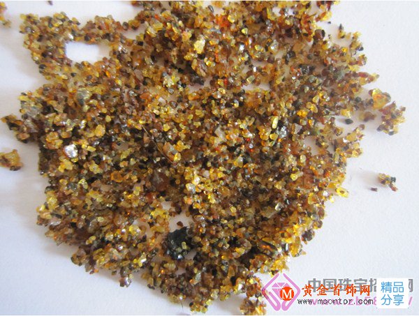 
	琥珀，不僅是增加美觀，還給你修身養性

