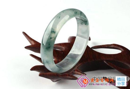 
	翡翠分“死”“活”！看看你的是什么？

