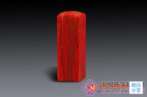 
	一字之差：雞血玉難媲美雞血石
