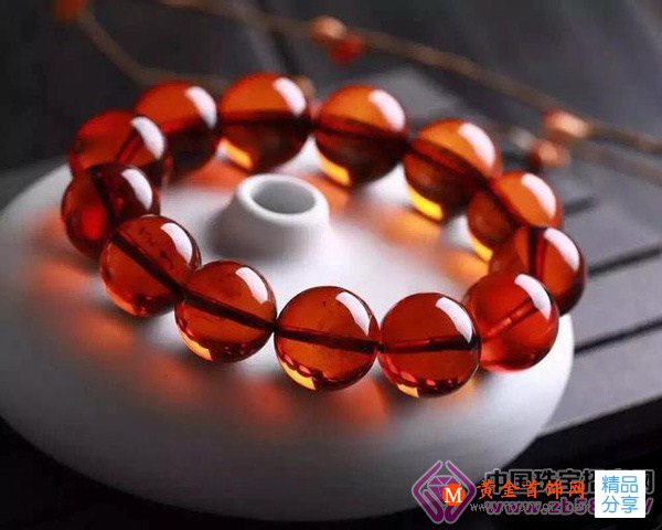 
	血珀到底是什么？該如何保養？
