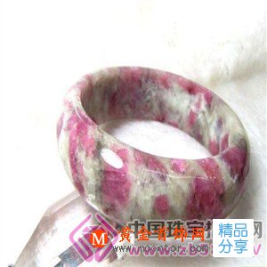 
	如何鑒別梅花碧璽并且最好的保護它呢？
