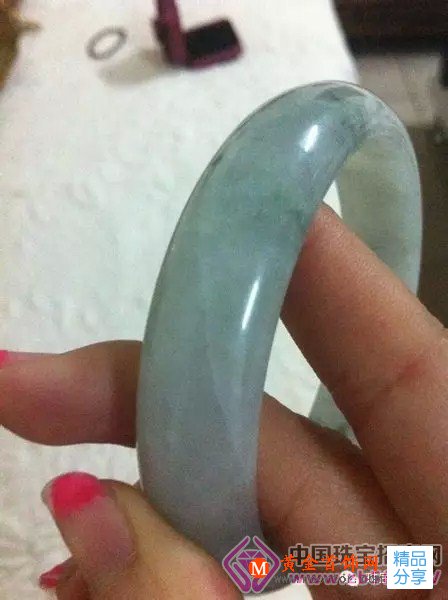 
	翡翠的石紋,裂紋,石花的區別
