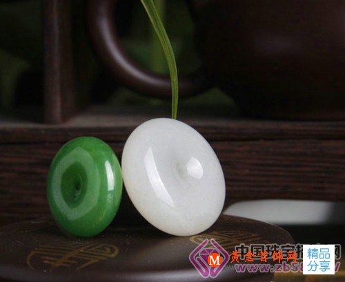 
	“翡翠王”教你辨別翡翠真假 不在“望翠興嘆”
