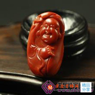 
	南紅瑪瑙大小的差距
