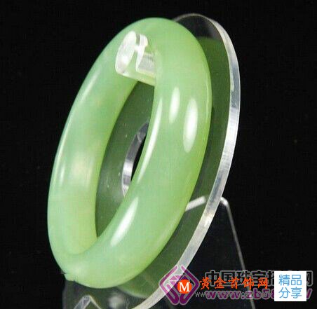 
	上海天脈珠寶展示老坑種翡翠 教你如何辨識
