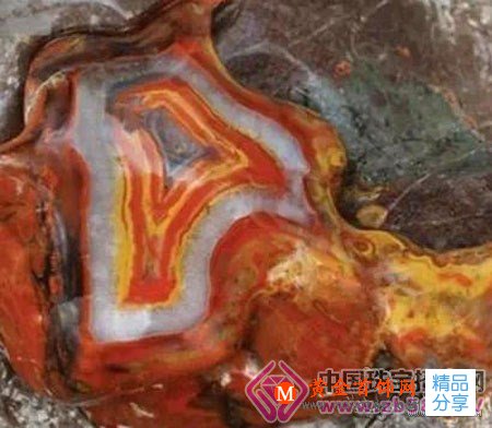 
	關于戰國紅瑪瑙的形成
