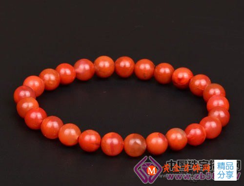 
	潤澤是南紅瑪瑙的特點之一
