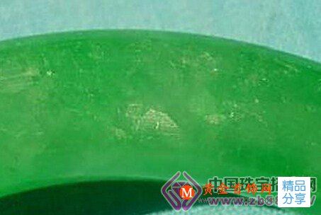 
	翡翠光澤越來越淡
