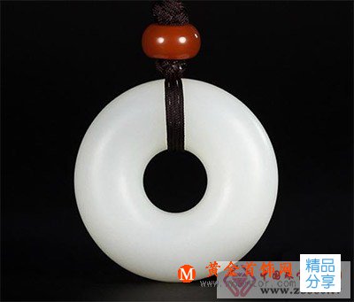 
	關于和田玉籽料的簡單介紹
