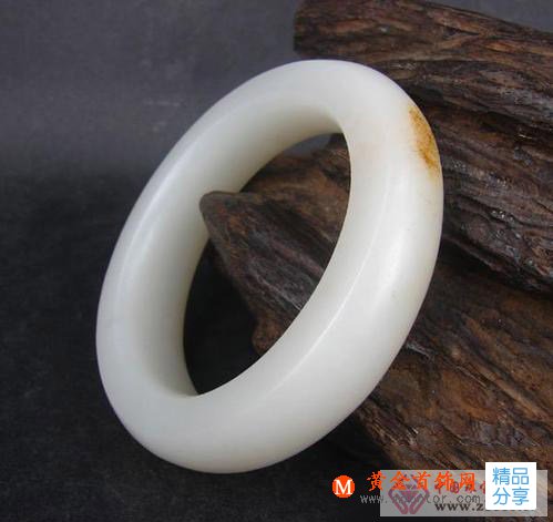 
	羊脂玉手鐲保養
