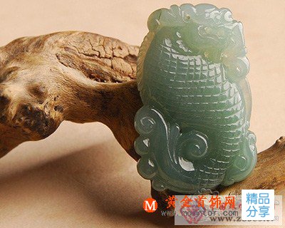 
	鑒定翡翠圓條和扁條手鐲
