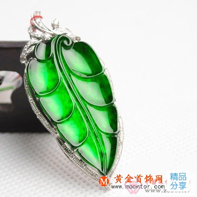 
	鑒定翡翠圓條與扁條手鐲
