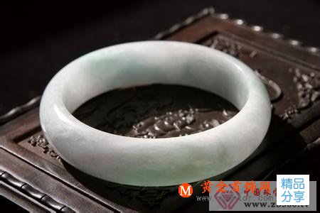 
	什么是冰糯翡翠
